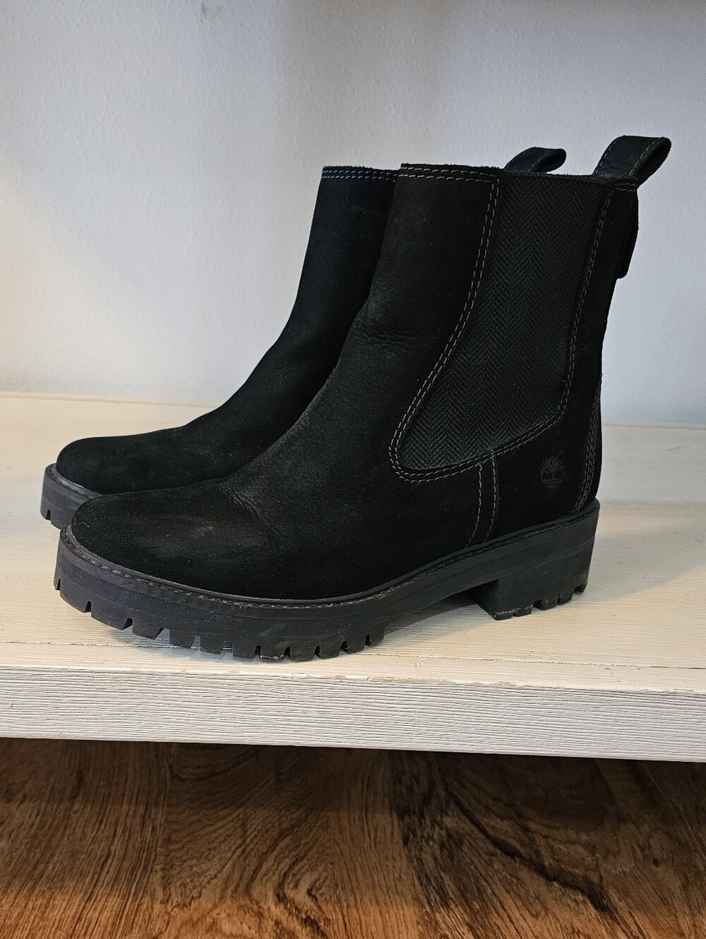 Black Courmayeur Valley Timberland Chelsea Boots